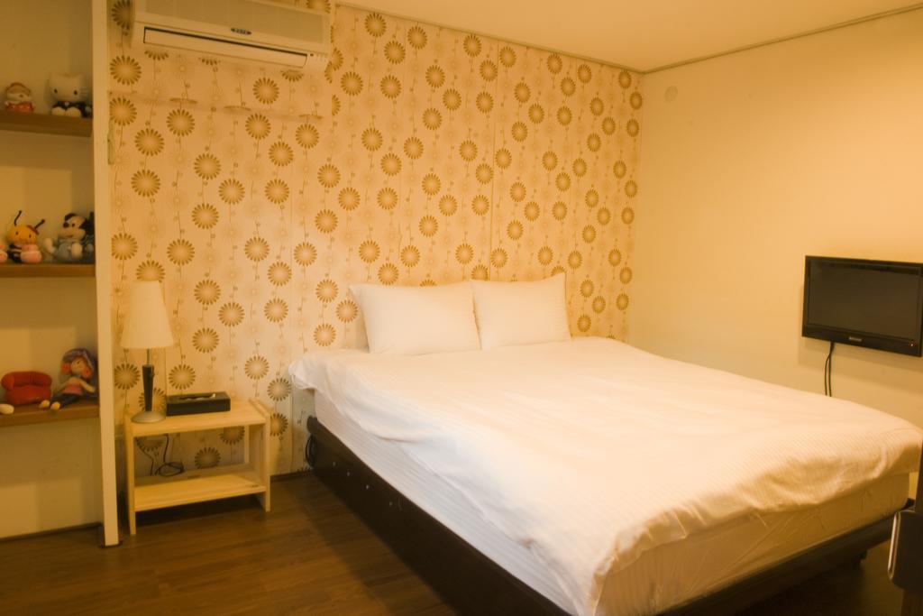 Sanyi Happiness B&B Bagian luar foto